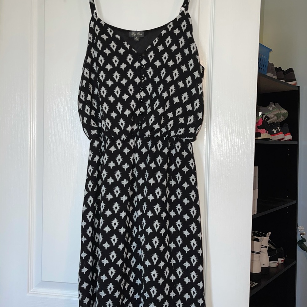 Black and white dress